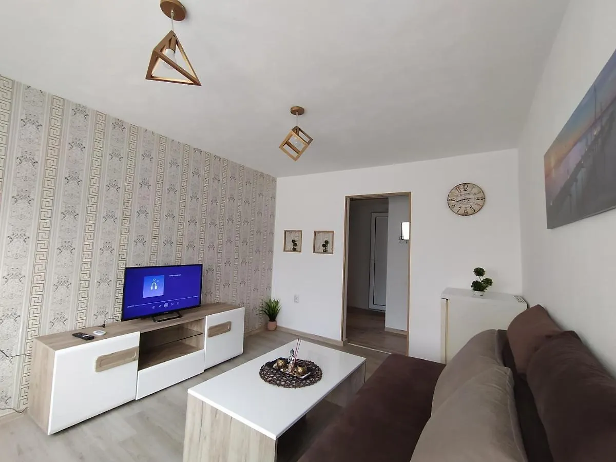 Varna Studio 1 0*,
